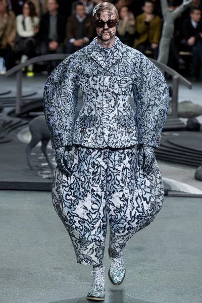 Look 33